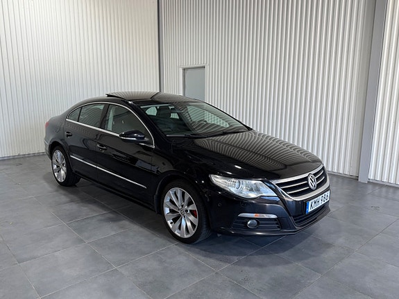 Volkswagen Passat CC 4 of 5