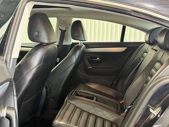 Volkswagen Passat CC 11 of 12