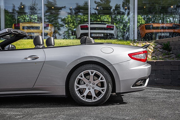 Maserati GranCabrio 9 of 21