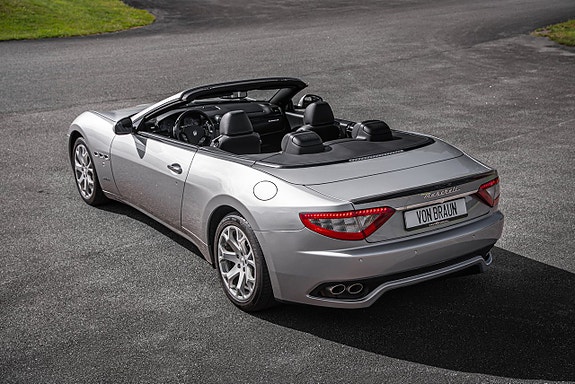 Maserati GranCabrio 2 of 5