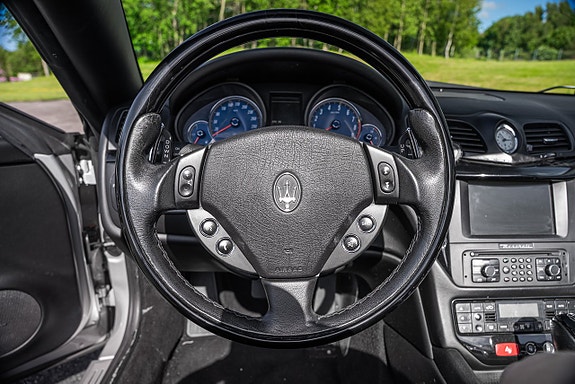 Maserati GranCabrio 14 of 21
