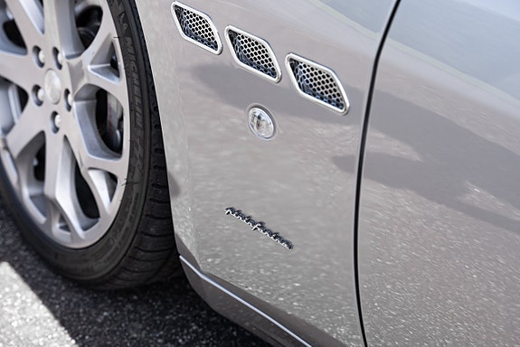 Maserati GranCabrio 19 of 21