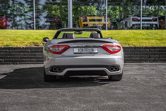 Maserati GranCabrio 6 of 21
