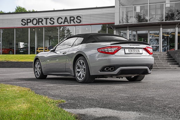 Maserati GranCabrio 4 of 5