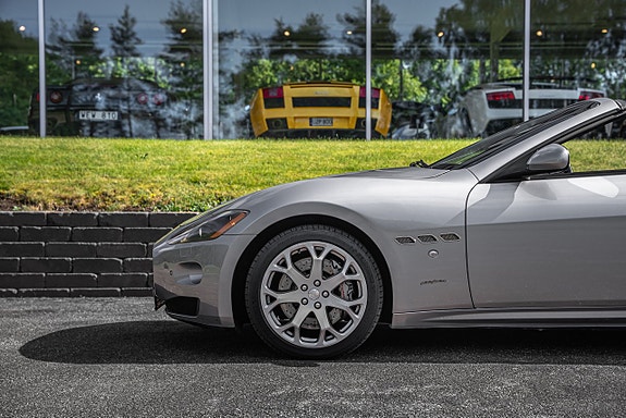 Maserati GranCabrio 8 of 21