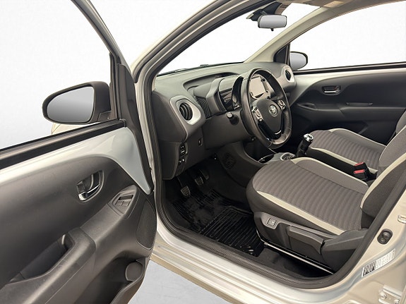 Toyota Aygo 8 of 24