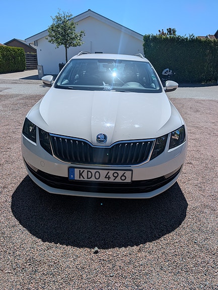 Skoda Octavia 2 of 5