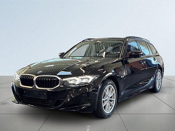 BMW 330e 16 of 19