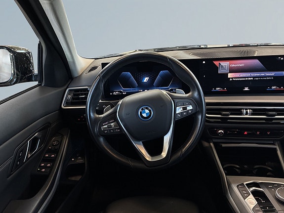 BMW 330e 9 of 19