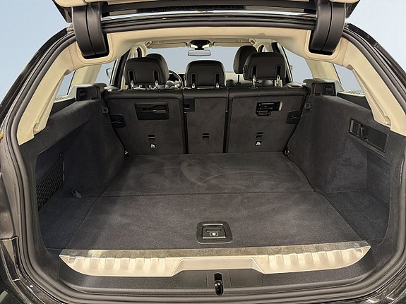 BMW 330e 12 of 19
