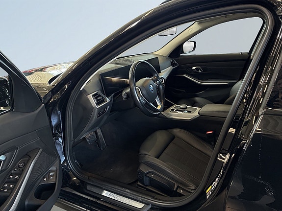 BMW 330e 7 of 19