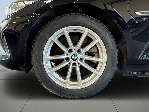 BMW 330e 14 of 19