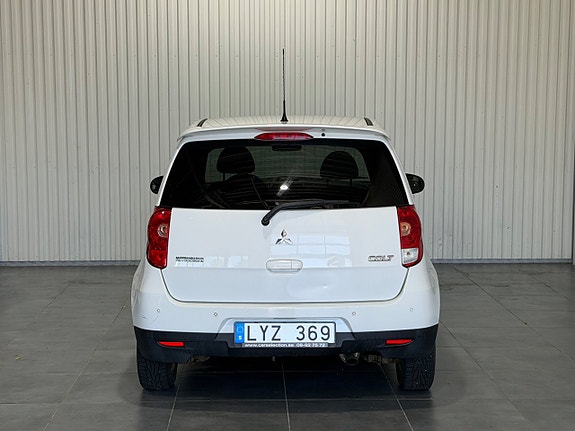 Mitsubishi Colt 3 of 5