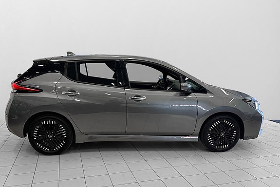Nissan Leaf 8 of 23