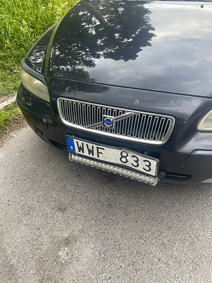 Volvo V70 3 of 6