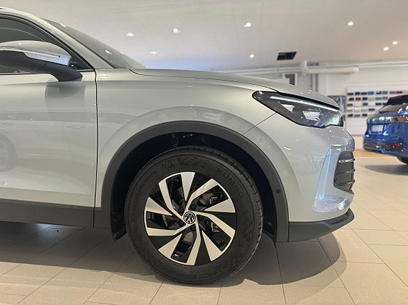 Volkswagen Tiguan 5 of 5
