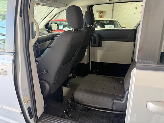 Dodge Grand Caravan 11 of 15
