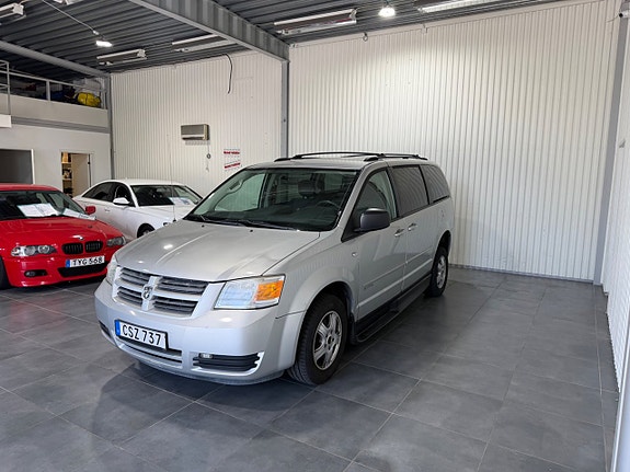 Dodge Grand Caravan 3 of 15