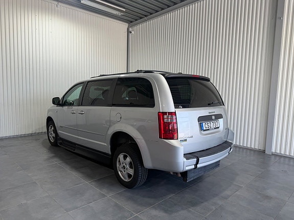 Dodge Grand Caravan 6 of 15