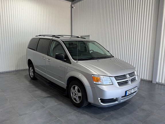 Dodge Grand Caravan 2 of 15