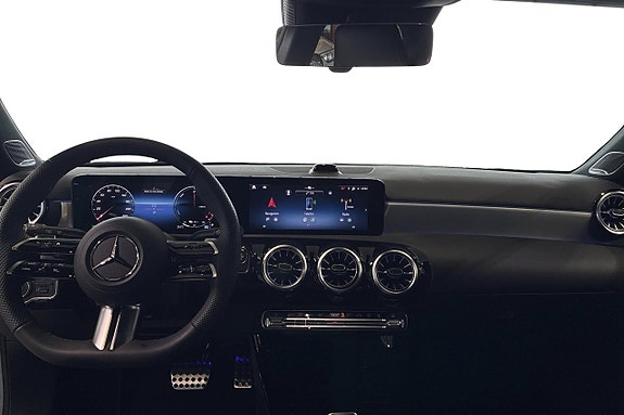 Mercedes-Benz A250 e 8 of 15