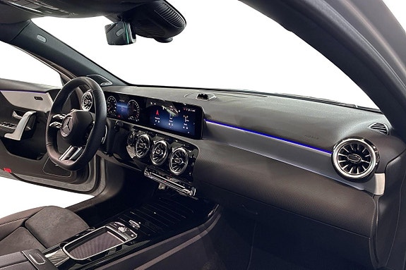 Mercedes-Benz A250 e 9 of 15