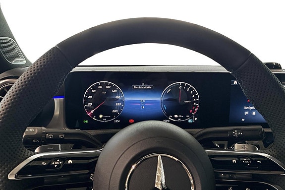 Mercedes-Benz A250 e 7 of 15