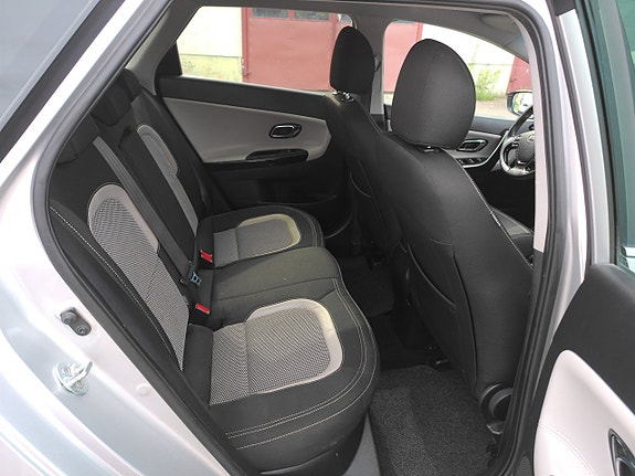 Kia Ceed 8 of 12