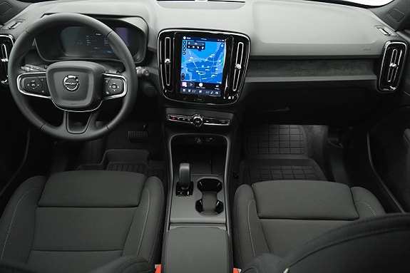 Volvo EX40 17 of 21