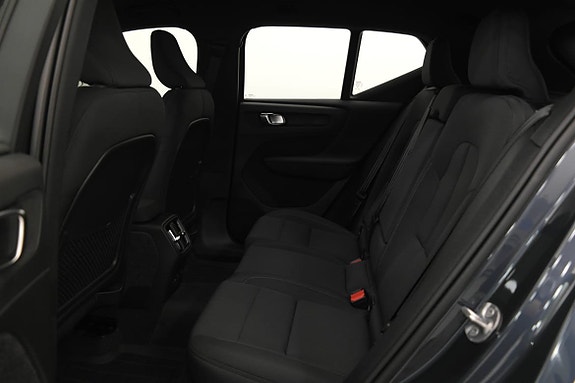 Volvo EX40 14 of 21