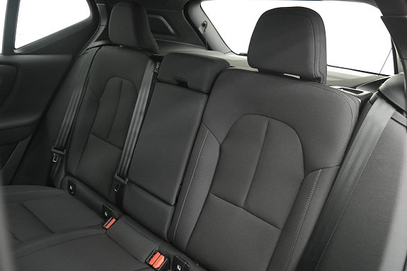 Volvo EX40 15 of 21