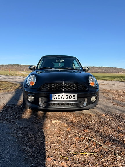 MINI Cooper 5 of 5