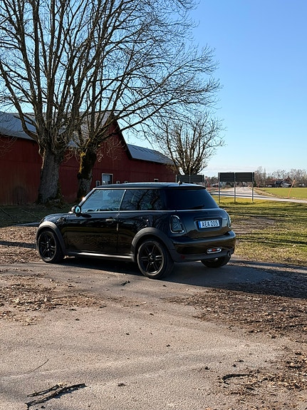 MINI Cooper 3 of 5