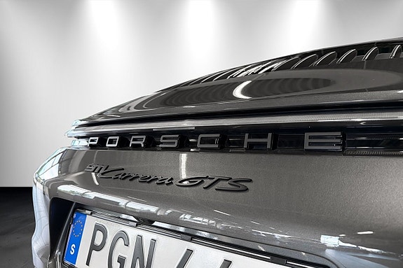 Porsche 911 Carrera GTS 5 of 5