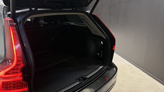 Volvo V60 Cross Country 29 of 29