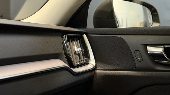 Volvo V60 Cross Country 25 of 29