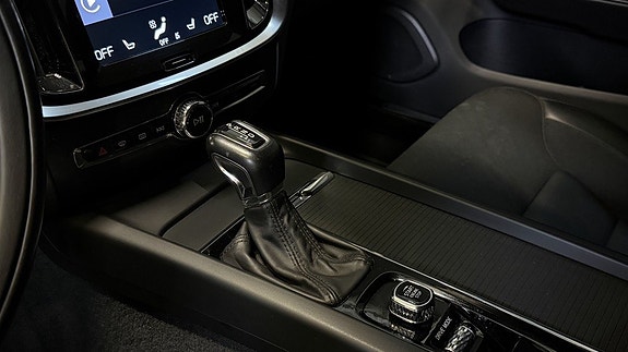 Volvo V60 Cross Country 18 of 29
