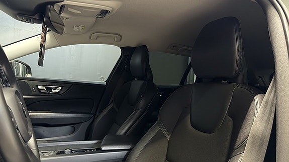 Volvo V60 Cross Country 14 of 29