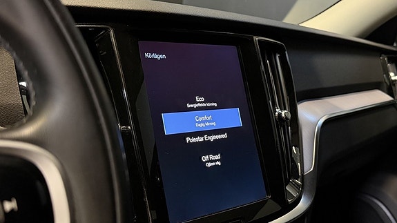 Volvo V60 Cross Country 23 of 29