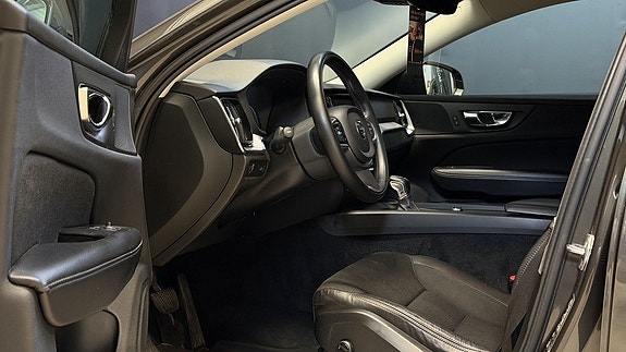 Volvo V60 Cross Country 13 of 29