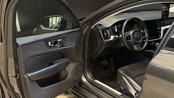 Volvo V60 Cross Country 12 of 29