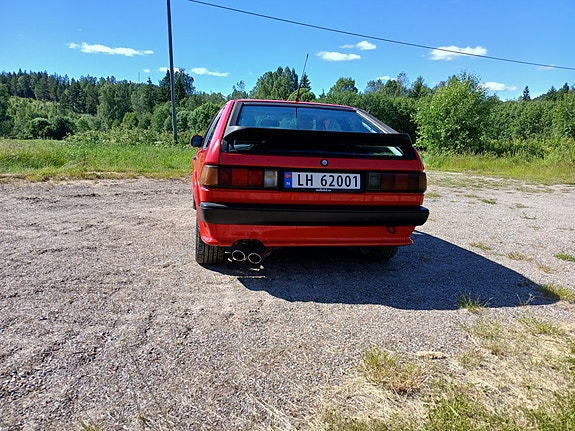 Volkswagen Scirocco 2 of 5
