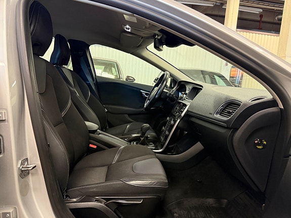 Volvo V40 13 of 17