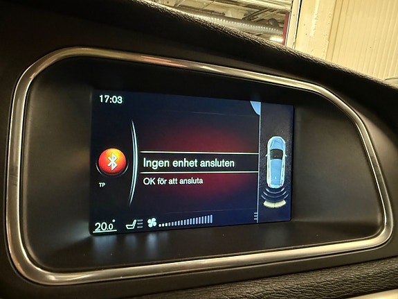 Volvo V40 9 of 17