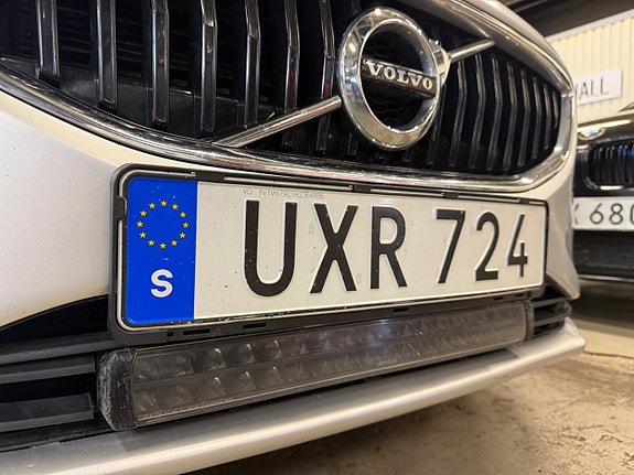 Volvo V40 2 of 17