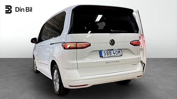 Volkswagen Multivan 3 of 5