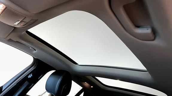 Mercedes-Benz GLC220 d 13 of 16