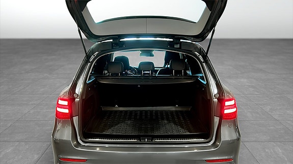Mercedes-Benz GLC220 d 10 of 16
