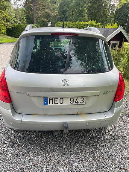Peugeot 308 SW 3 of 4