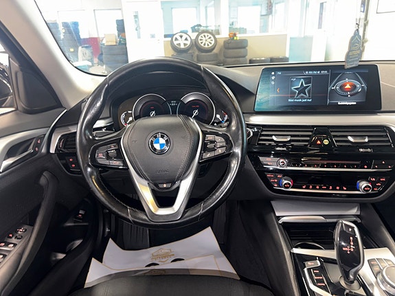BMW 520d 3 of 5